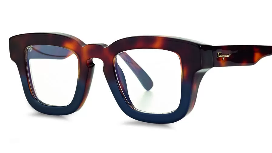 Luxottica va a gonfie vele e premia i dipendenti dei suoi stabilimenti