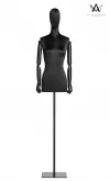 Back in Black busto donna in satin nero con testa e braccia in salice nere