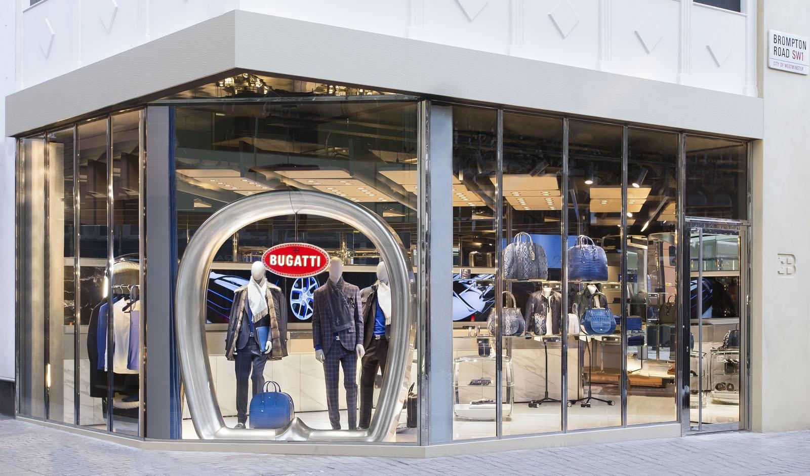Bugatti, a Londra l’esordio nel retail moda