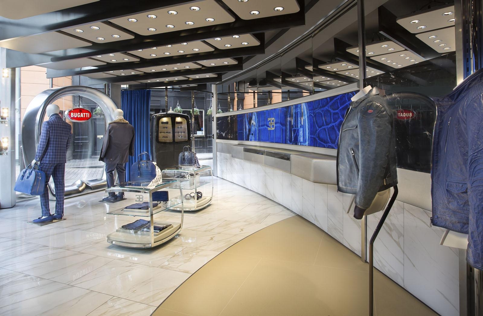 Bugatti, a Londra l’esordio nel retail moda