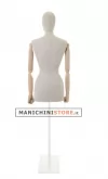 Busto donna in lino con braccia legno e base rettangolare bianca
