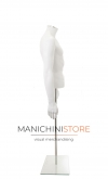 Busto uomo bianco con braccia e base