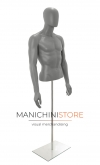 Busto uomo grigio con testa, braccia e base