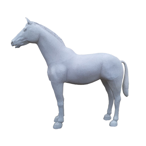 Cavallo in plastica grigio per allestimento vetrina