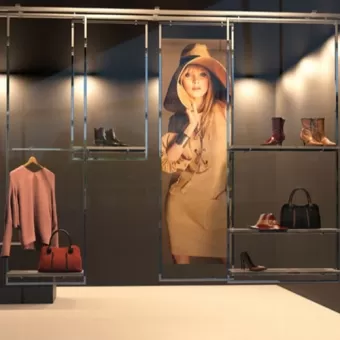 Composizioni d&rsquo;arredo a soffitto e scorrevoli