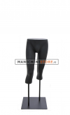 Gambe uomo nere con base nera