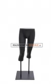 Gambe uomo nere con base nera