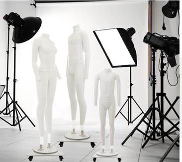 manichini invisibili per negozi