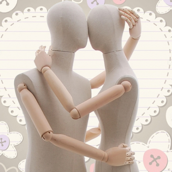 Manichini con braccia in legno