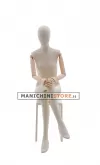 Manichino donna in tessuto con braccia in legno - seduto