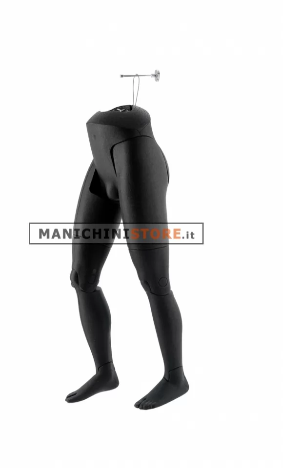 Gambe uomo snodate con supporto a parete