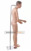 Uomo con attacco al collo super snodato con doppie gambe