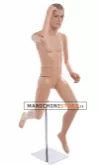 Uomo con attacco al collo super snodato con doppie gambe