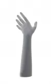 Mano portagioie in velluto grigio