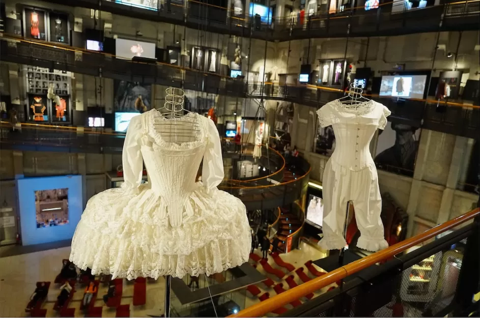 Cinemaddosso- I costumi di Annamode da Cinecitt&agrave; a Hollywood