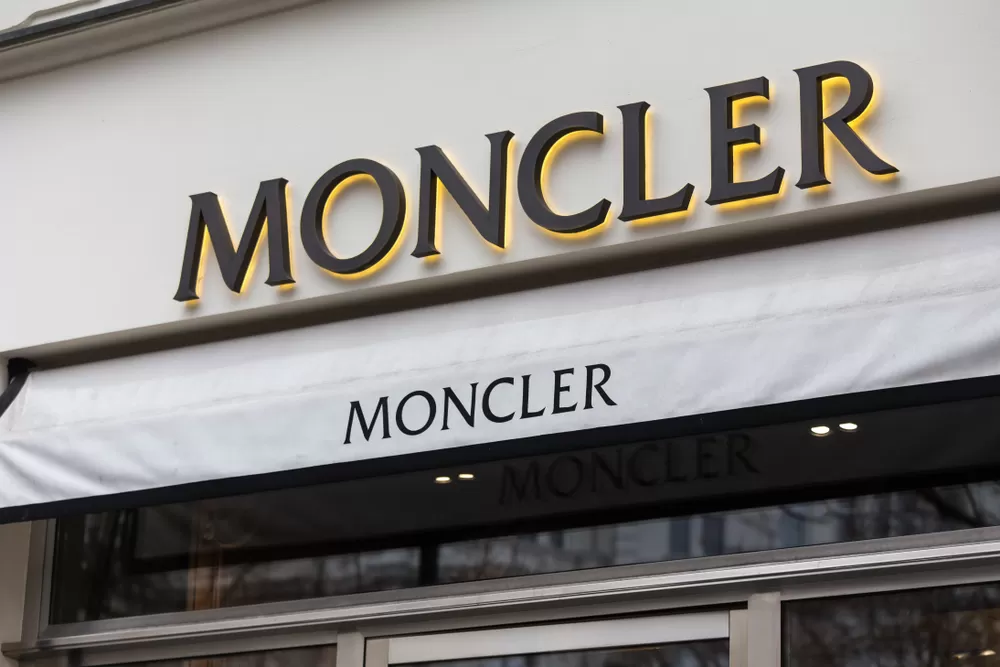 Moncler inaugura la prima boutique monomarca all&rsquo;aeroporto di Zurigo