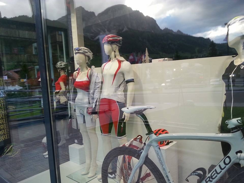 Negozi abbigliamento sportivo