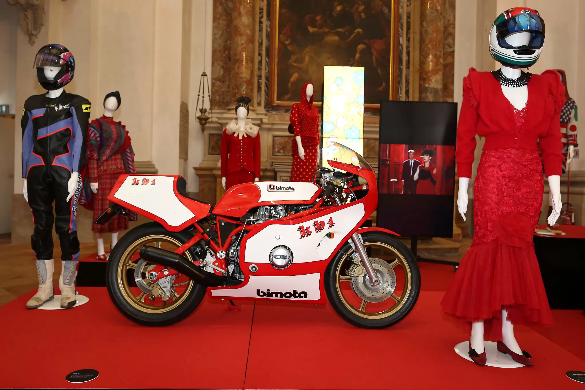 PUNTI INCROCIATI: Moda, Motori e Design