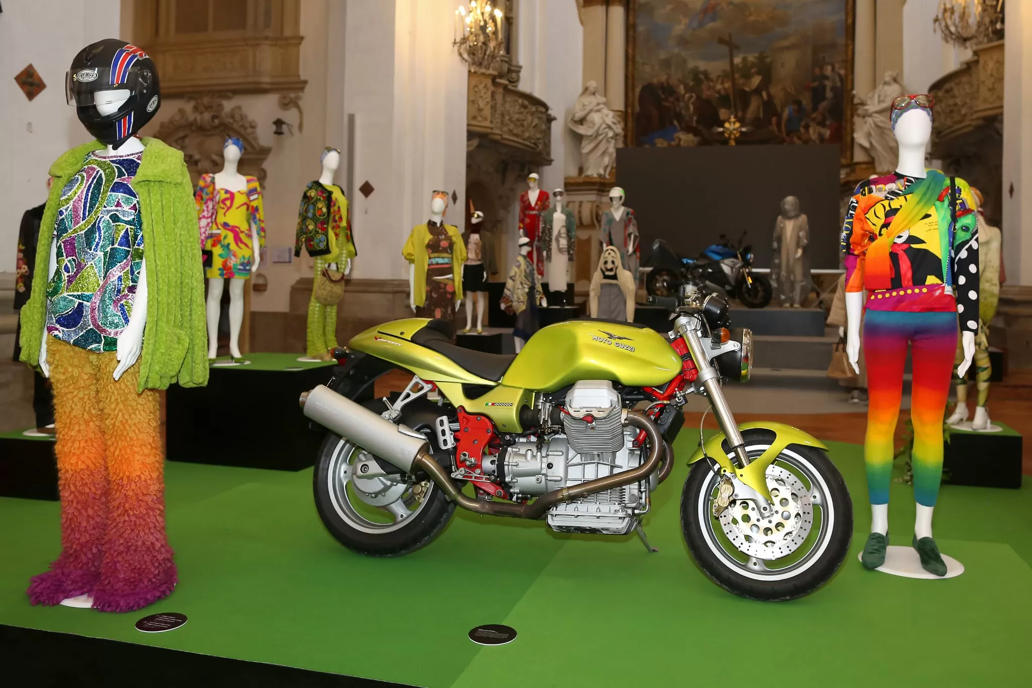 PUNTI INCROCIATI: Moda, Motori e Design