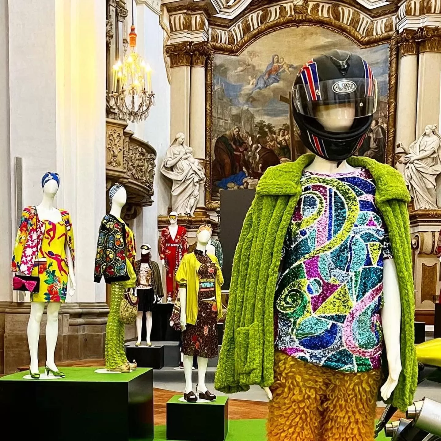 PUNTI INCROCIATI: Moda, Motori e Design