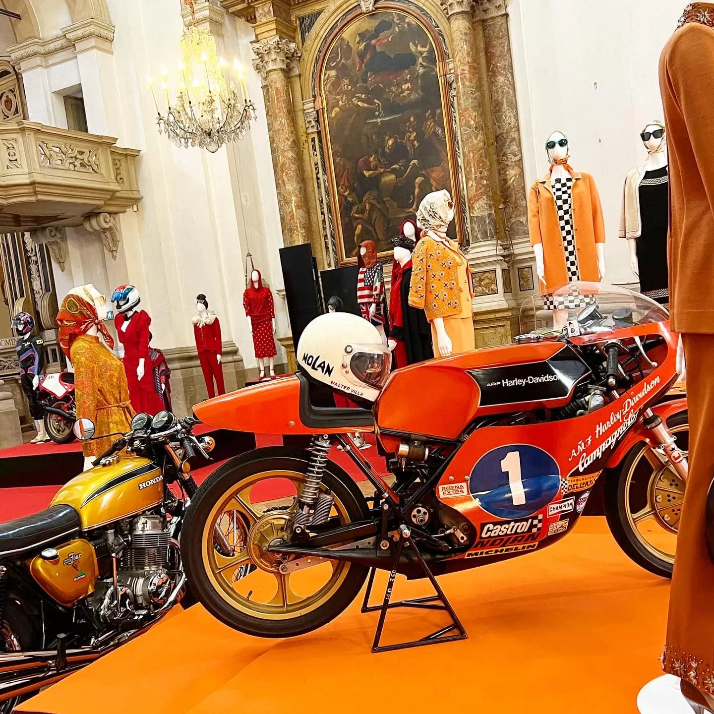 PUNTI INCROCIATI: Moda, Motori e Design