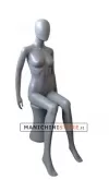 Manichino donna testa uovo in plastica grigio opaco - seduto