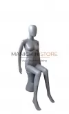 Noleggio manichino donna testa uovo in plastica seduto - grigio