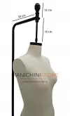 Manichino donna sartoriale in lino "Tailormade" appeso con base in ghisa