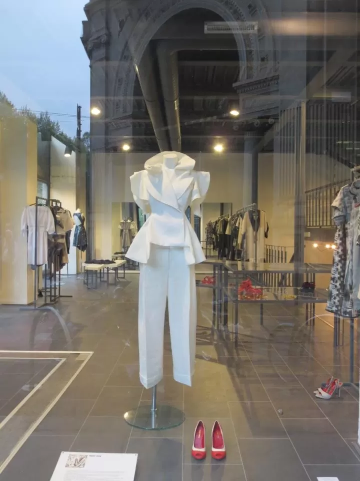 Walter Dang, elegante store